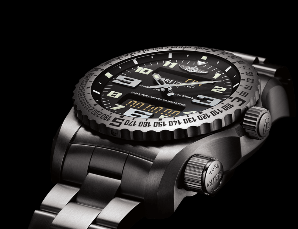 breitling Avengers Automatic GMT 43 Auto-Wind GMT, Chronometer, Date, Hour, Minute, Seconds Men look at the A32395101C1A1