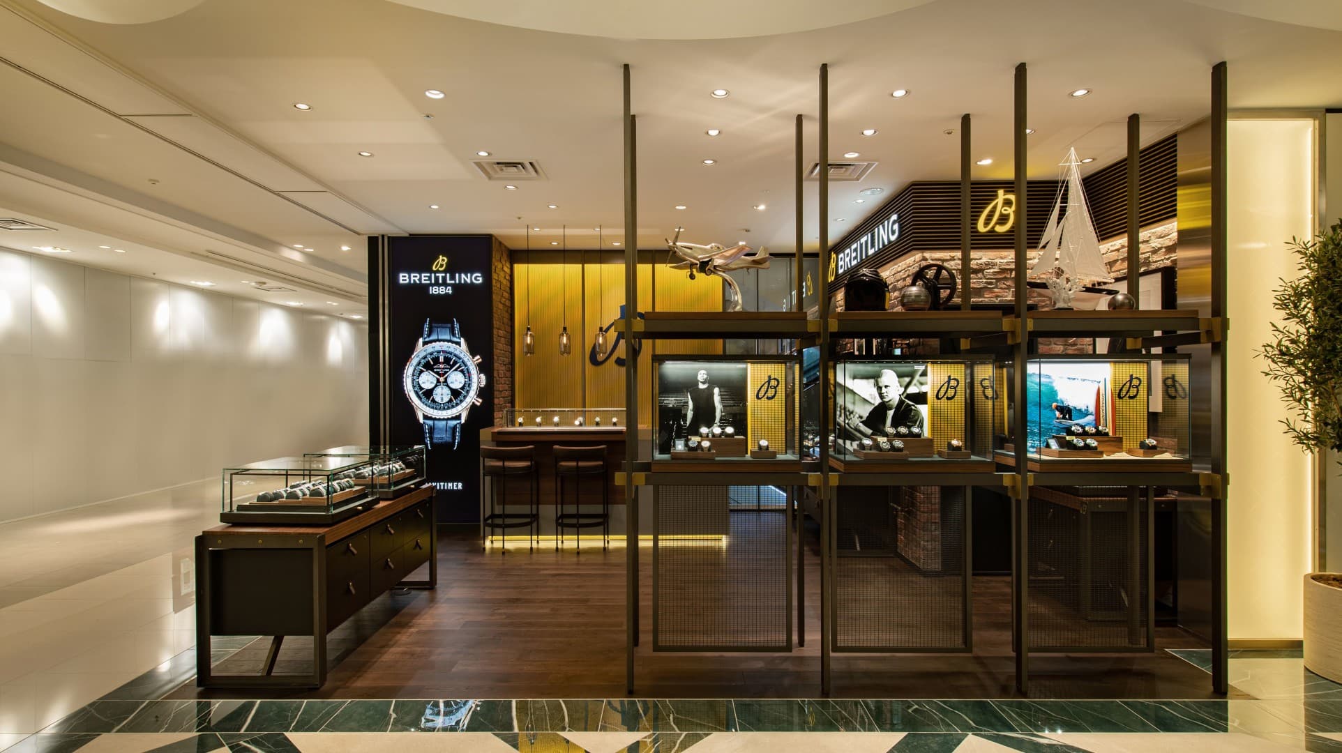 News - 2nd boutique in Daimaru - image carousel