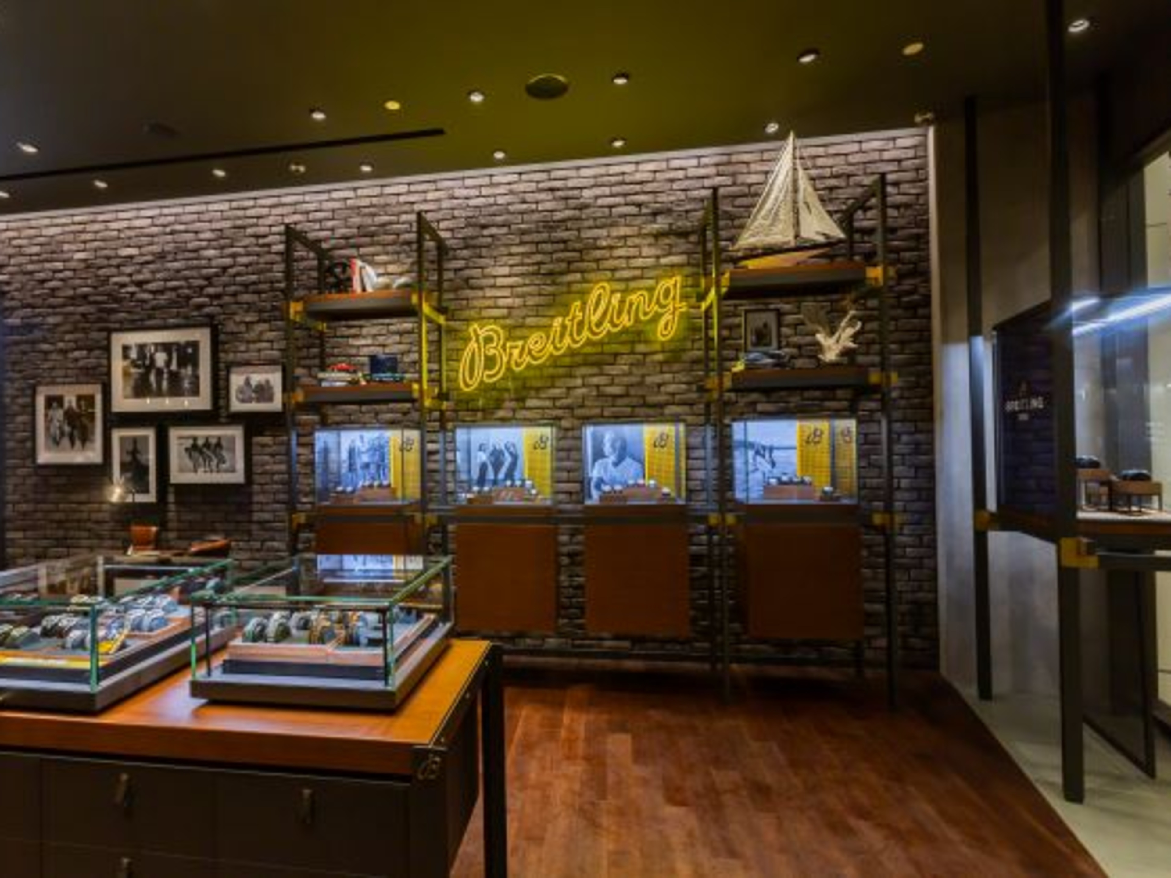 BREITLING BOUTIQUE TAIPEI 101