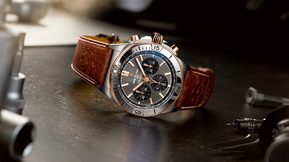 BR-Chronomat-B01-42-Triumph-StillLife_RVB