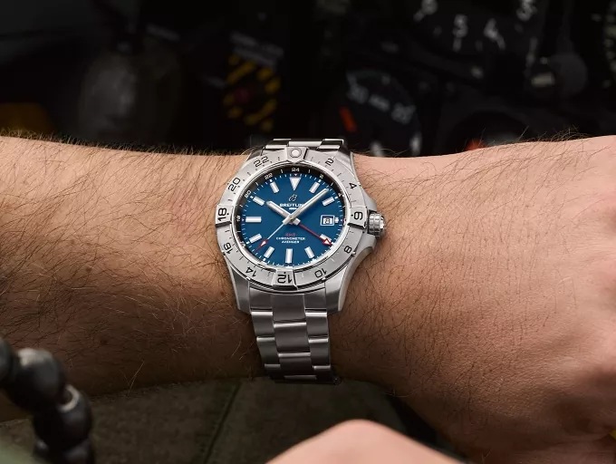 AVENGER AUTOMATIC GMT 44