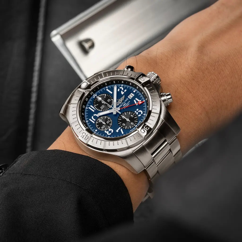 Avenger Chronograph GMT 45 - A24315101C1A1 - image 5