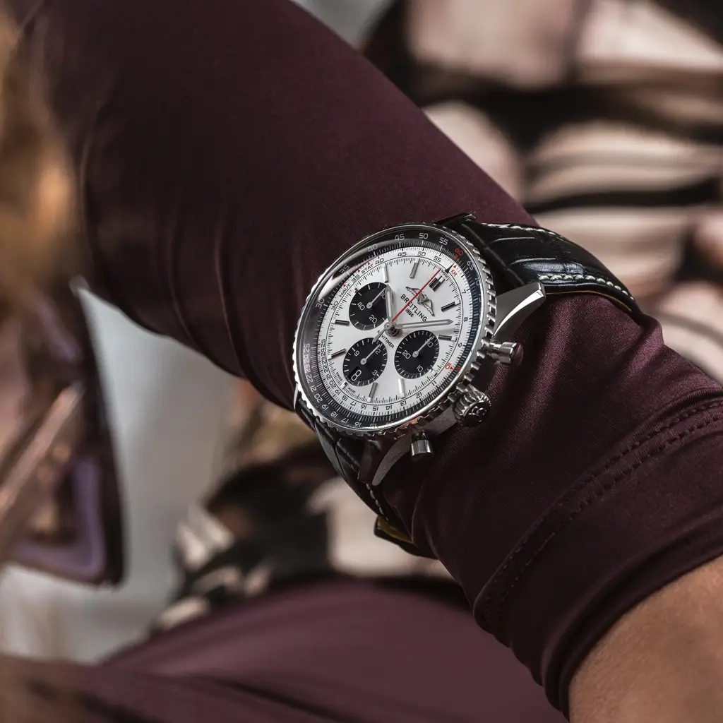 Navitimer B01 Chronograph 43 - AB0138241G1P1 - image 5