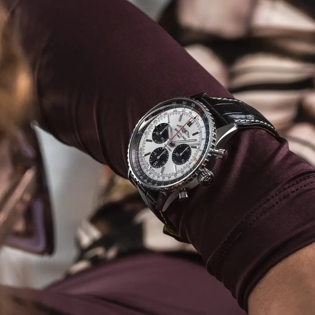 Navitimer B01 Chronograph 43 - AB0138241G1P1 - image 5