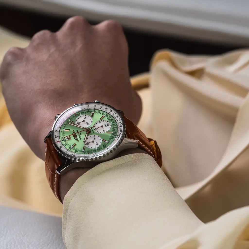 Navitimer B01 Chronograph 41 - AB0139211L1P1 - image 5