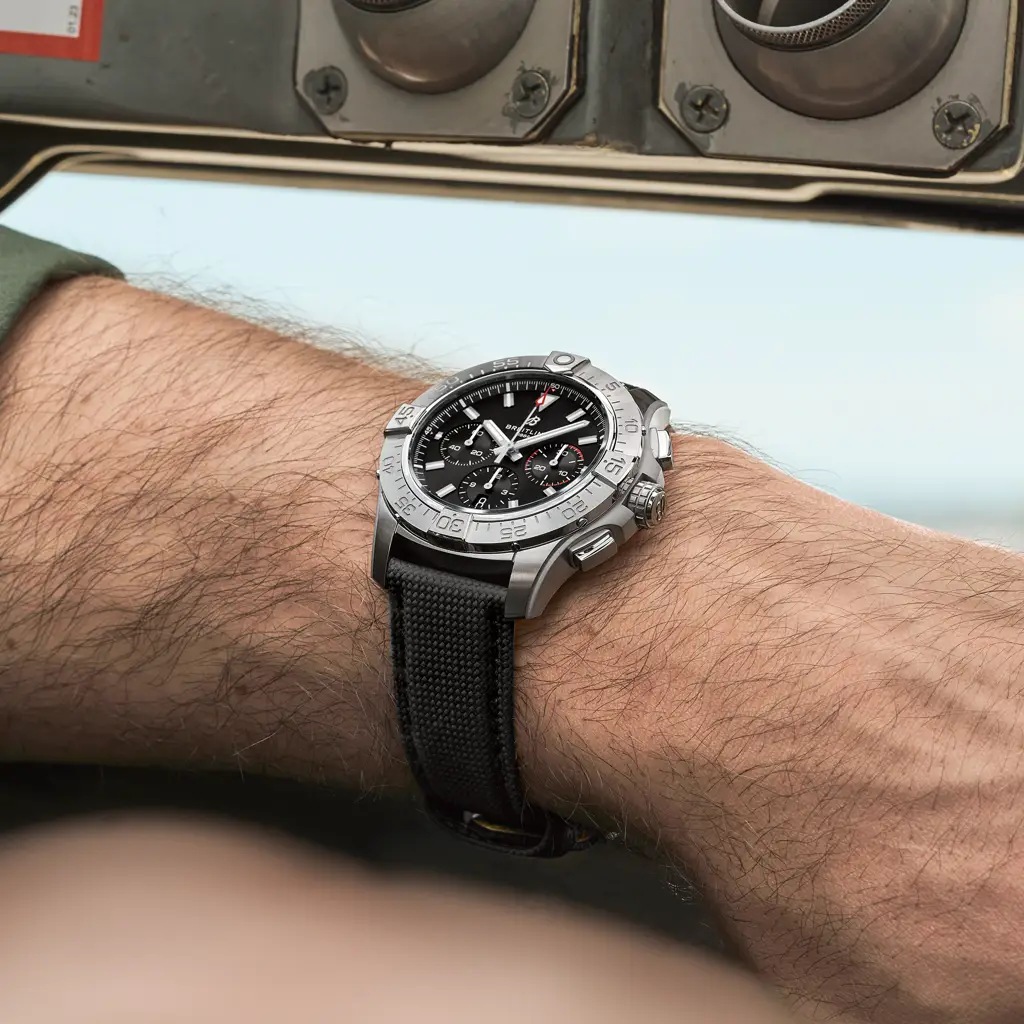 Avenger B01 Chronograph 44 - AB0147101B1X1 - image 5