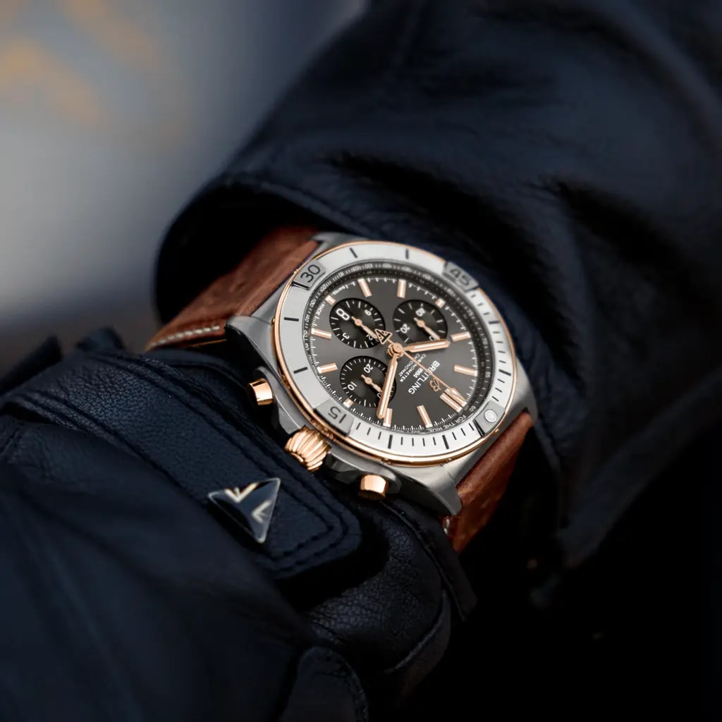 Chronomat B01 42 Triumph - TB0134101M1X1 - image 5