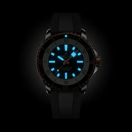 Superocean Automatic 42, referencia U17375211B1S1. Enlace a detalles del producto.