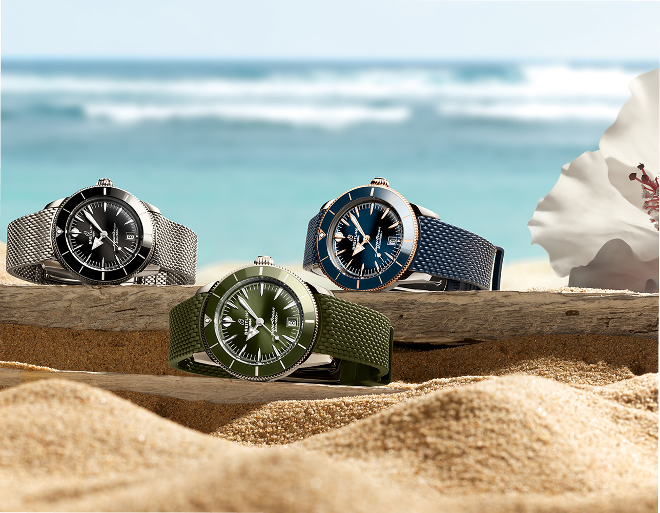 {generated} Orologi Breitling Superocean su legno in riva al mare, con quadranti neri, blu e verdi messi in evidenza.