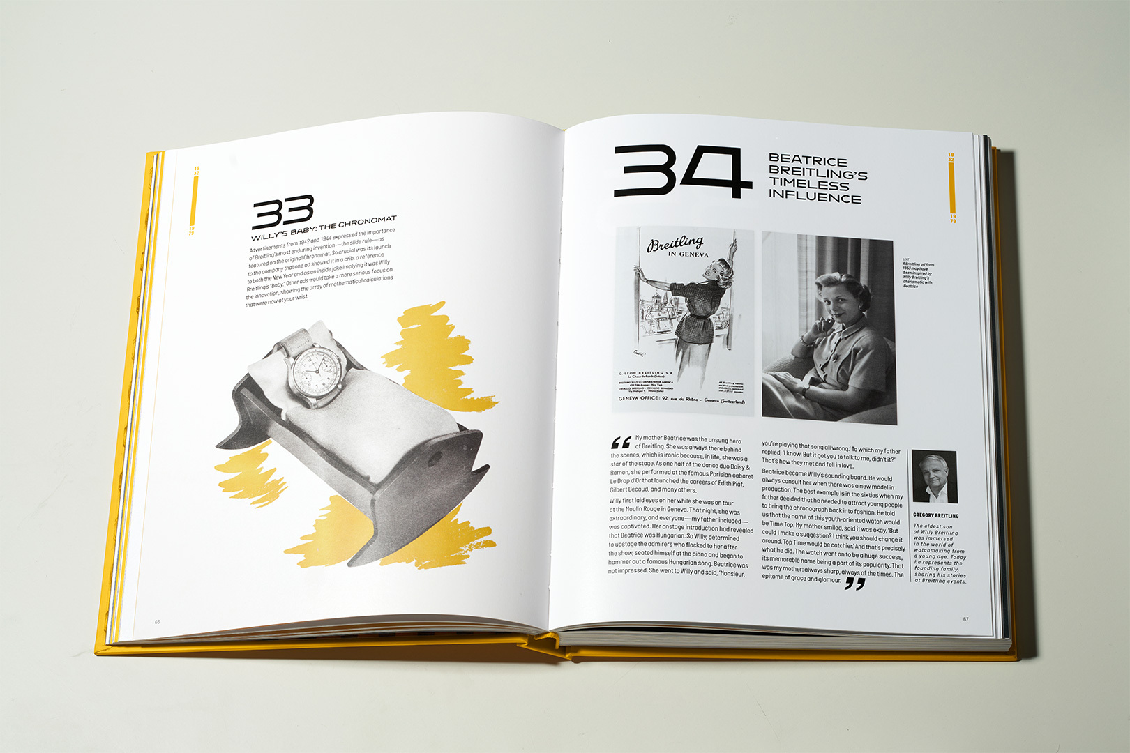 {generated} Geöffnete Buchdoppelseite mit Breitling‑Chronomat‑Darstellungen, Archivabbildungen und Texten zur Geschichte der Marke.