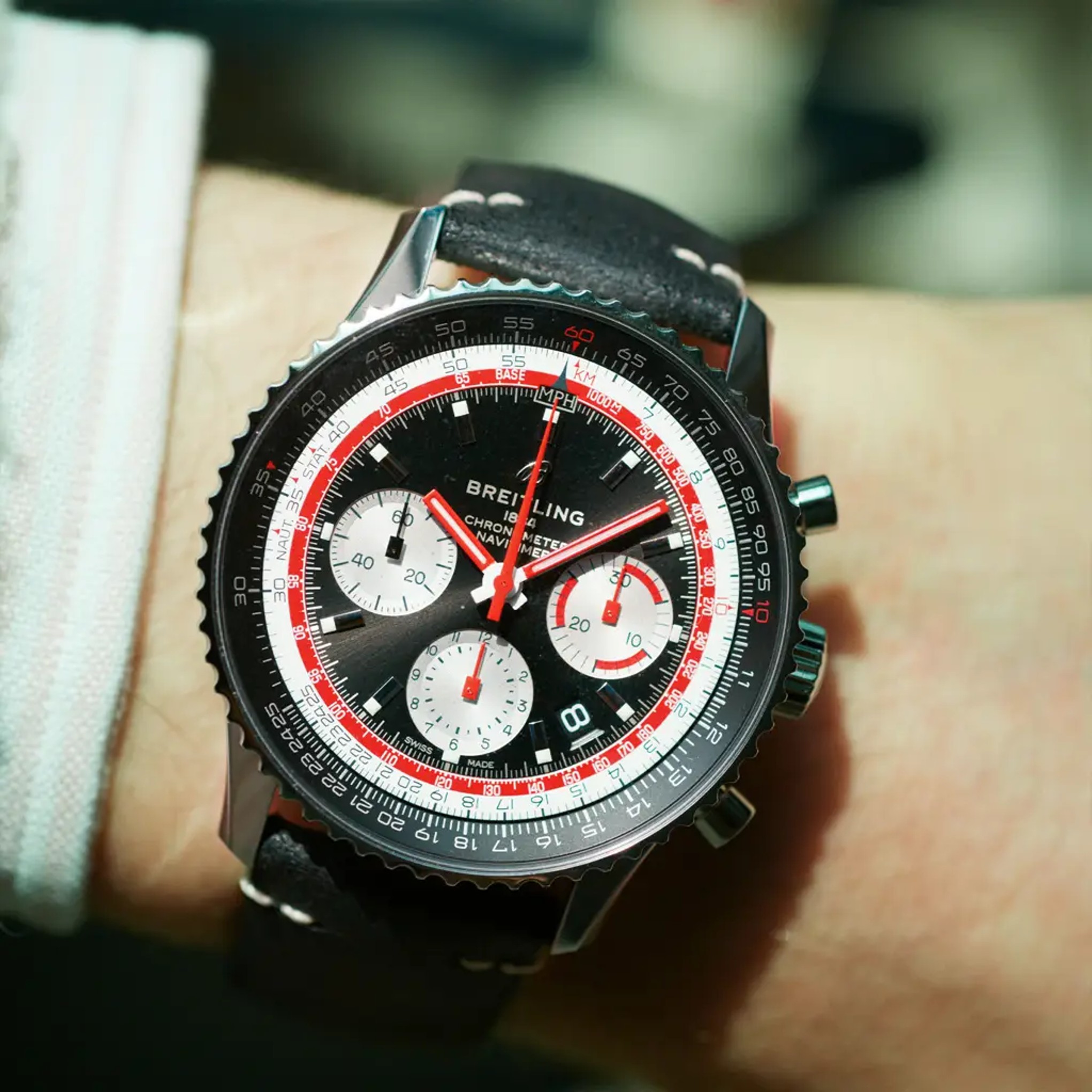 Navitimer B01 Chronograph 43 Swissair - AB01211B1B1X2 - image 5