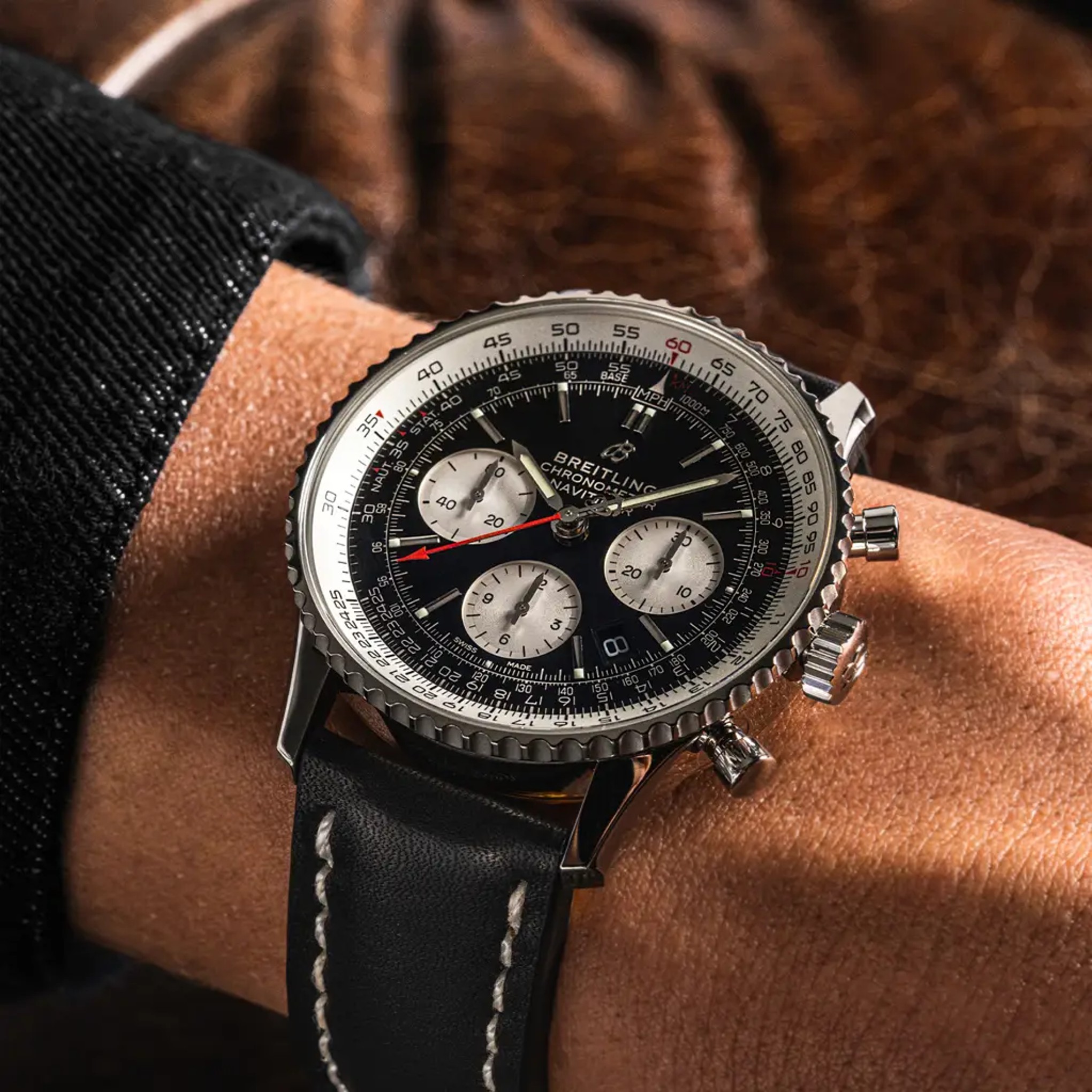 Navitimer B01 Chronograph 43 - AB0121211B1X2 - image 5