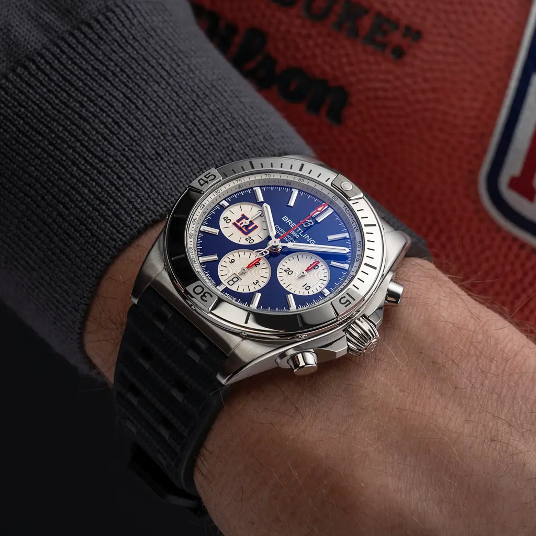 Chronomat B01 42 NFL New York Giants Edition - AB01342B1CAS1 - image 5