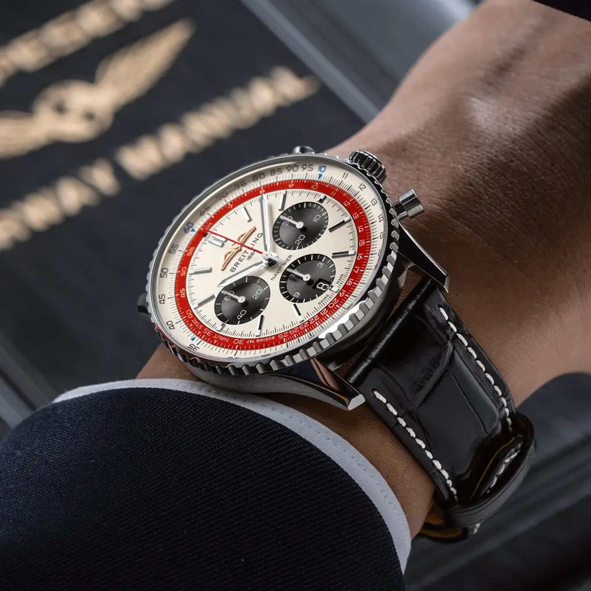 Navitimer B01 Chronograph 43 Boeing 747 - AB01383B1G1P1 - image 5