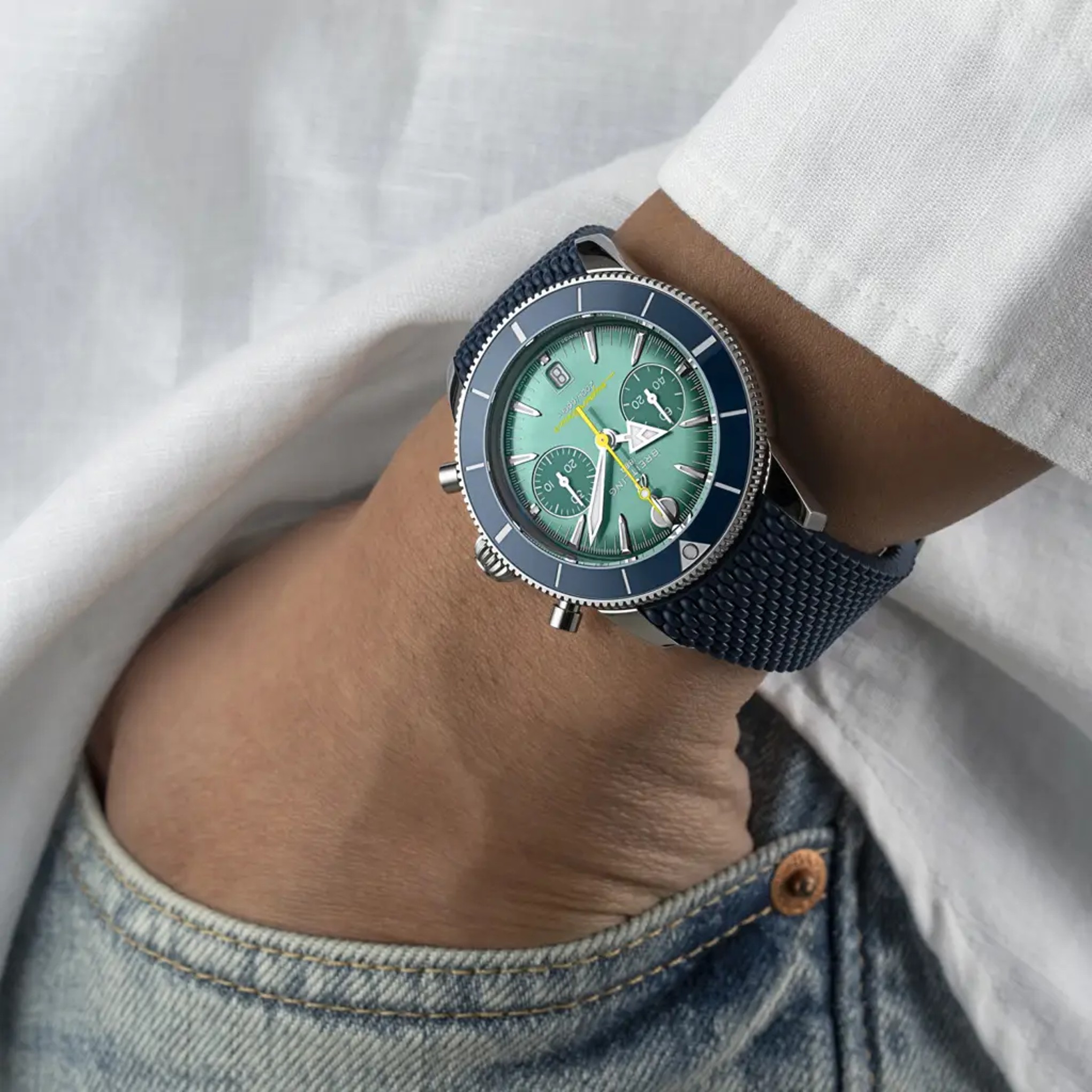 Superocean Heritage B01 Chronograph 42 Baby Shark - AB0156A71L1S1 - image 5