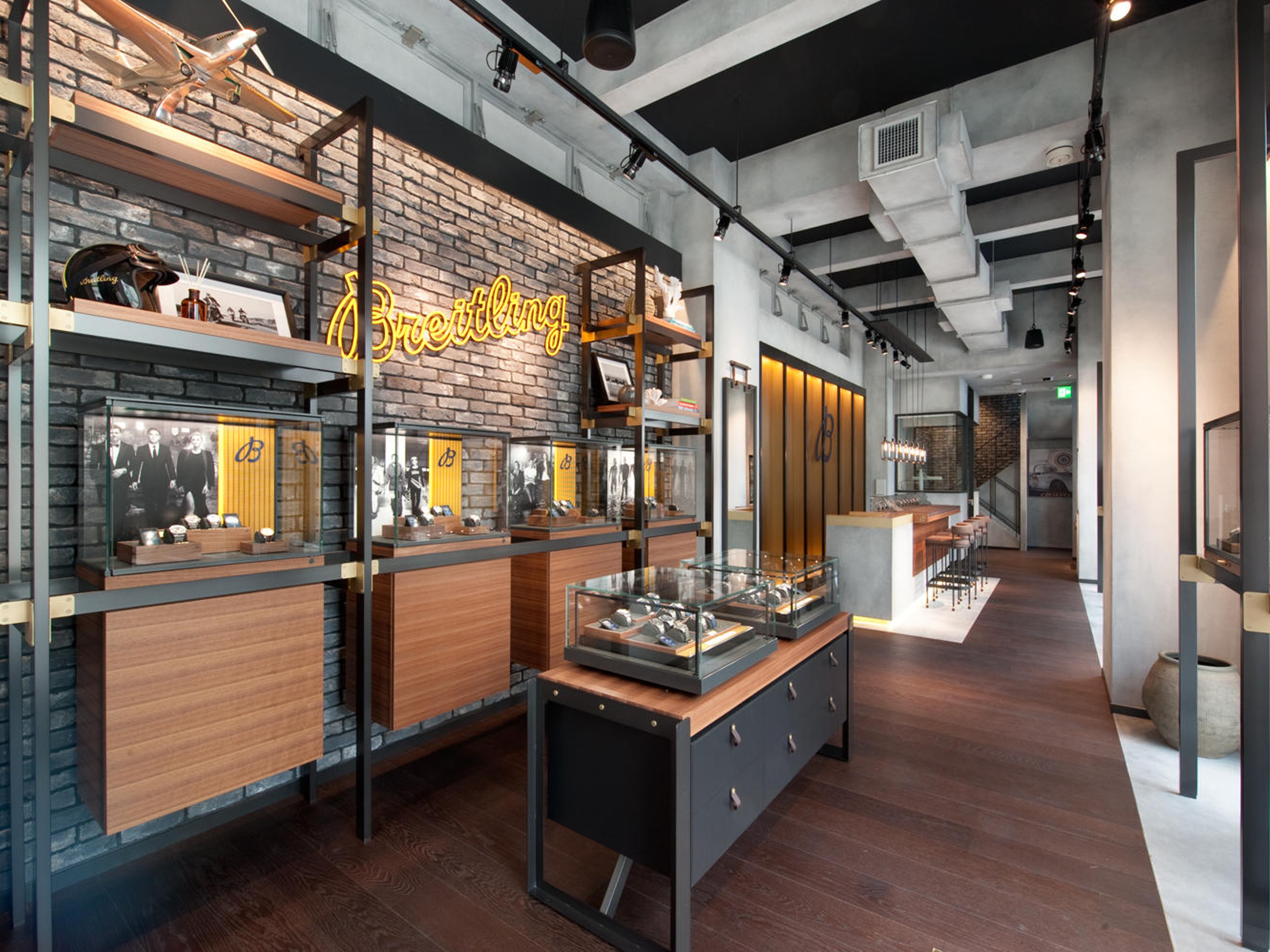 BREITLING BOUTIQUE OSAKA