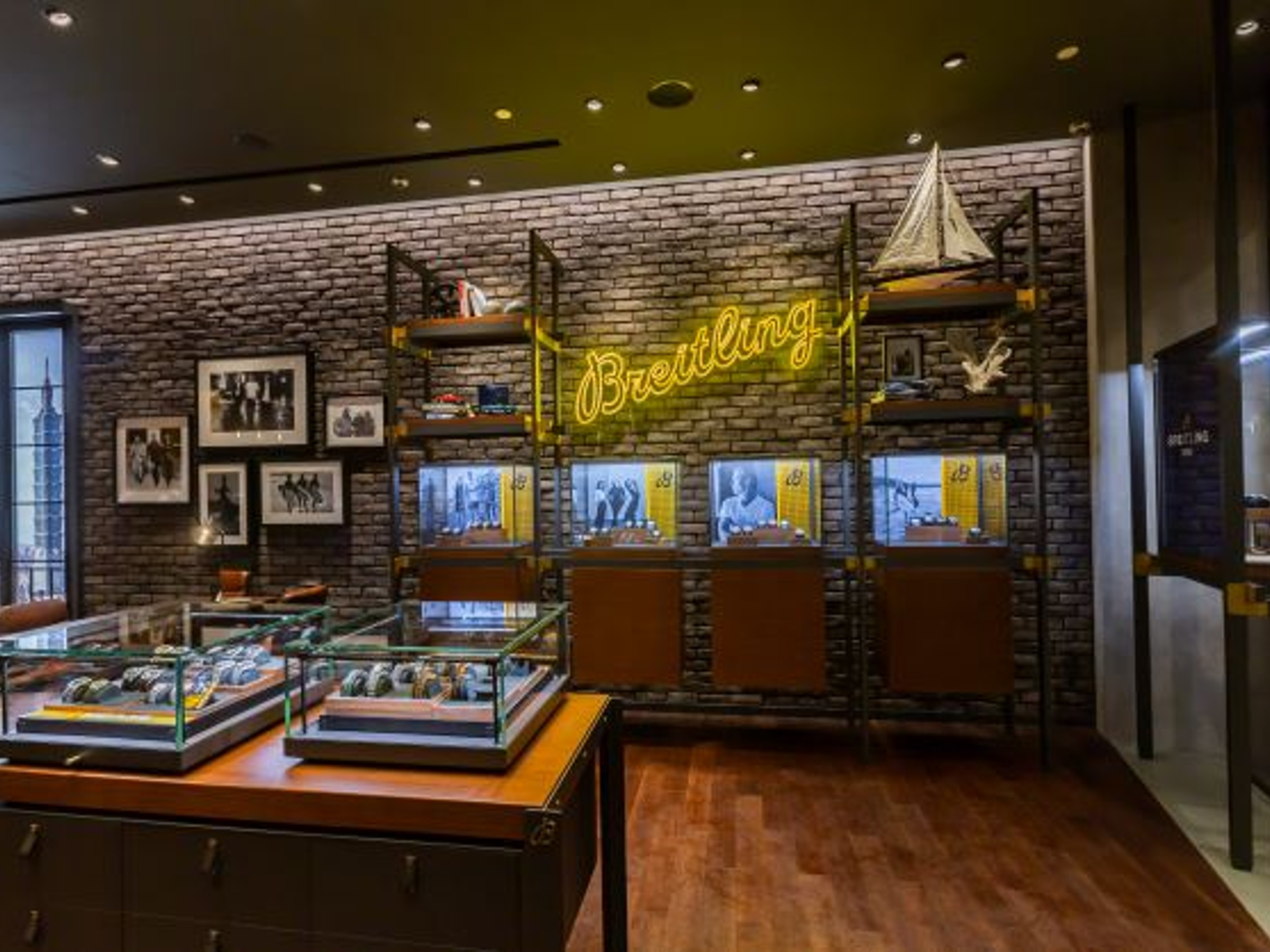 BREITLING BOUTIQUE TAIPEI 101