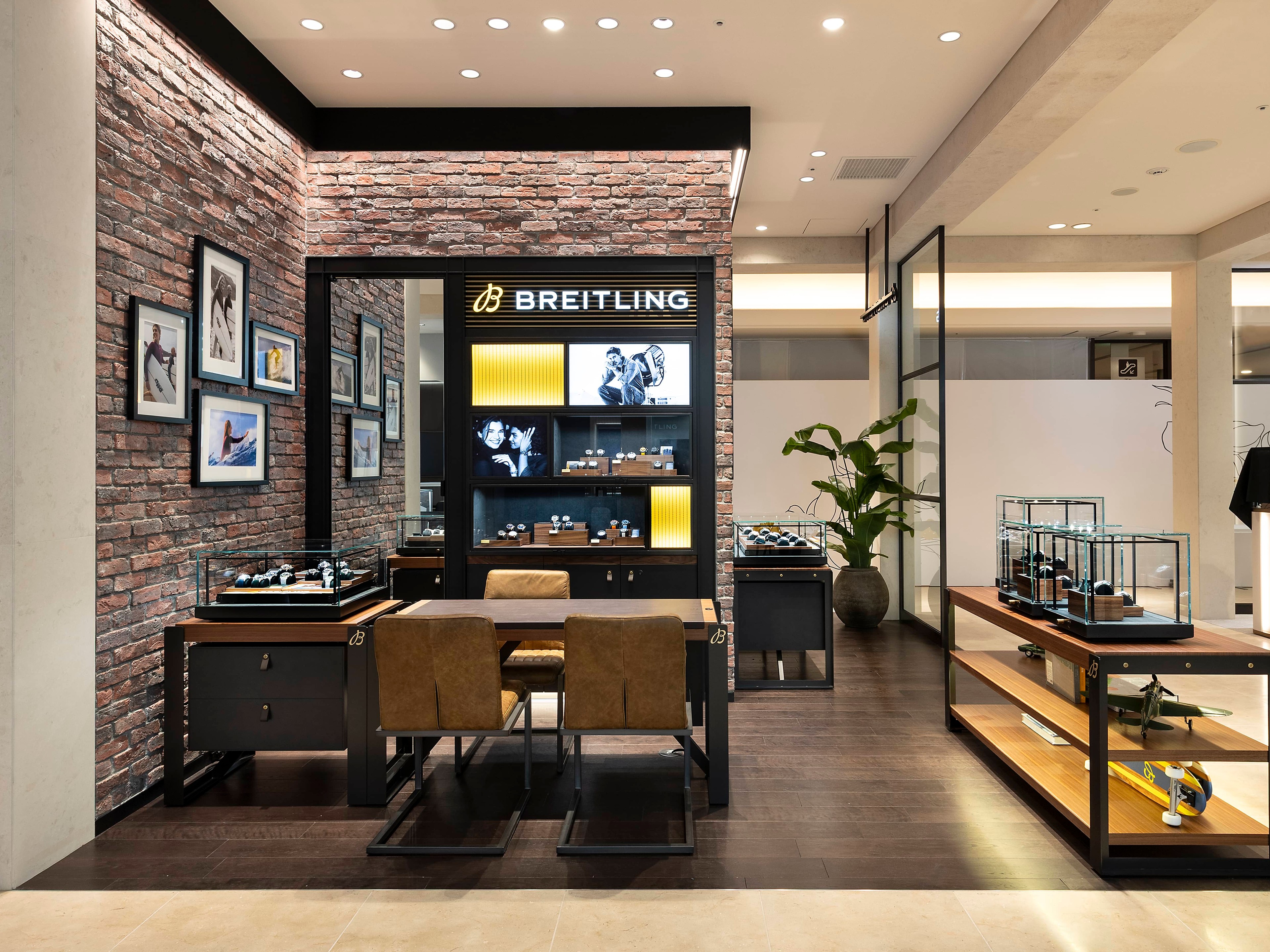 BREITLING BOUTIQUE HANKYU UMEDA