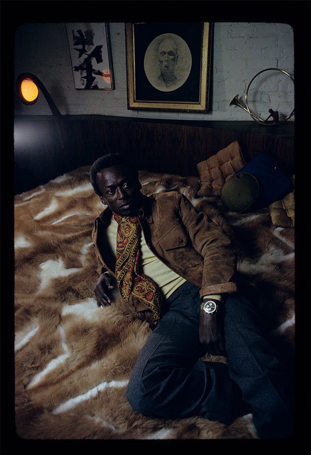 PDP enrichment 2 - Navitimer Stories Miles Davis