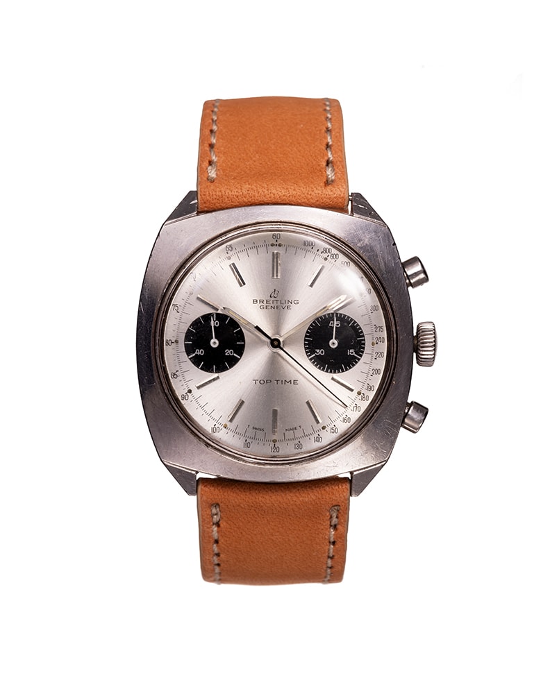 {generated} Breitling Top Time Square ref. 2011 Valjoux 7730 con cinturino in pelle beige mostrato frontalmente per evidenziare il design classico