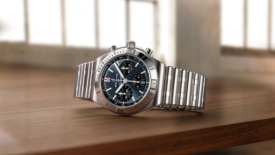 News - Chronomat Redesign - Image Carousel - JP