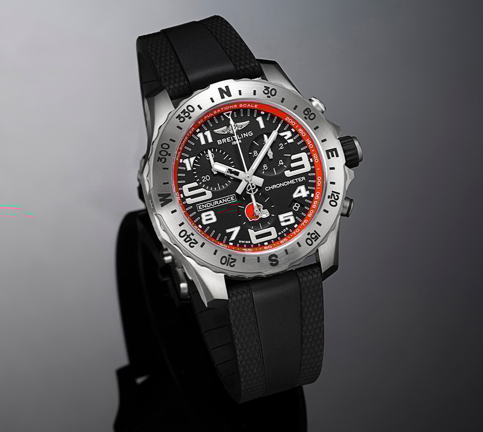 {generated} Breitling Endurance Pro с черным циферблатом, красными акцентами и резиновым ремнём, подчёркивающим тему Cleveland Browns