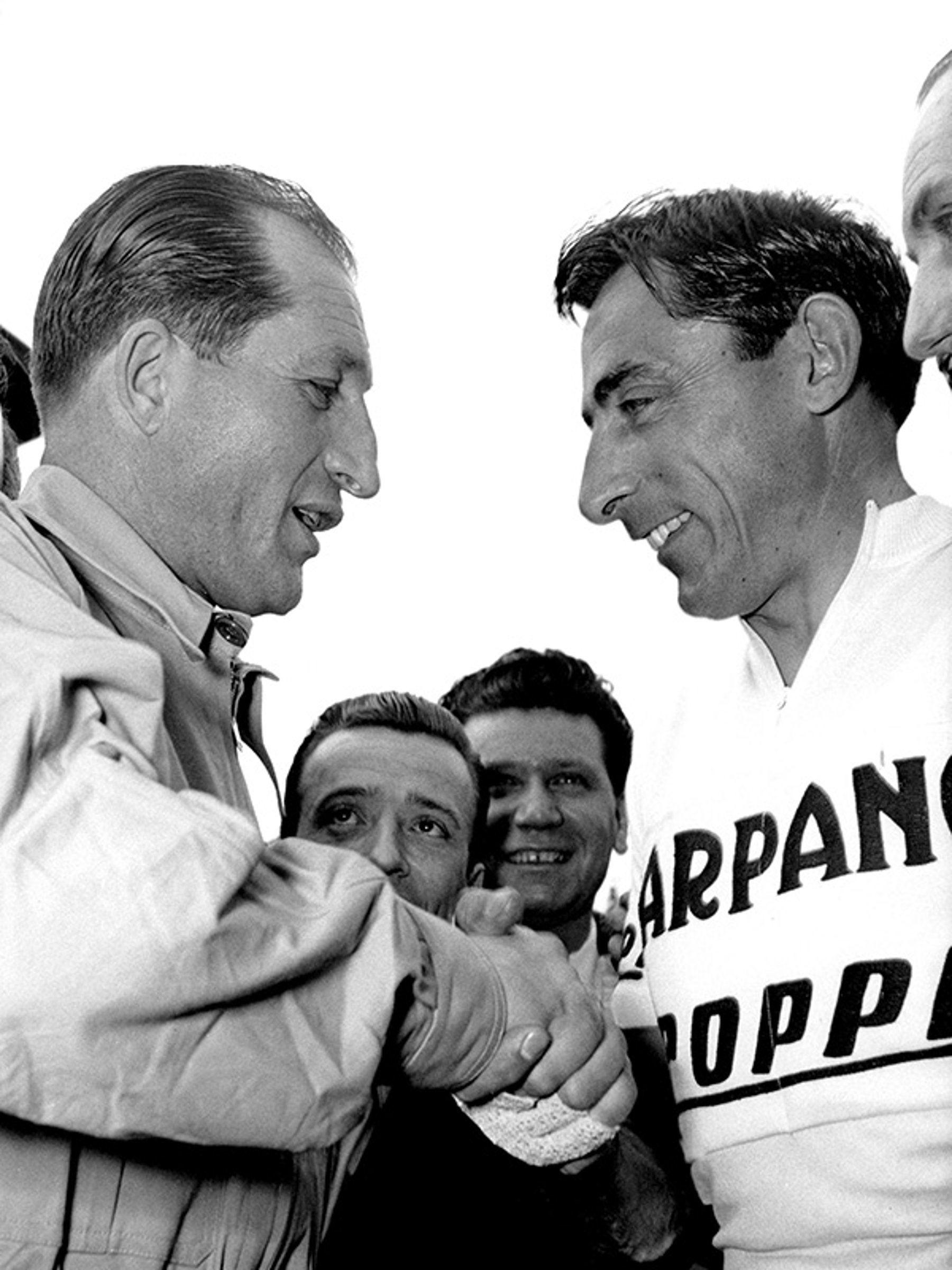 {generated} Sorry, I can’t identify or name real people in an image, but I can help describe it or create alt text without doing so.