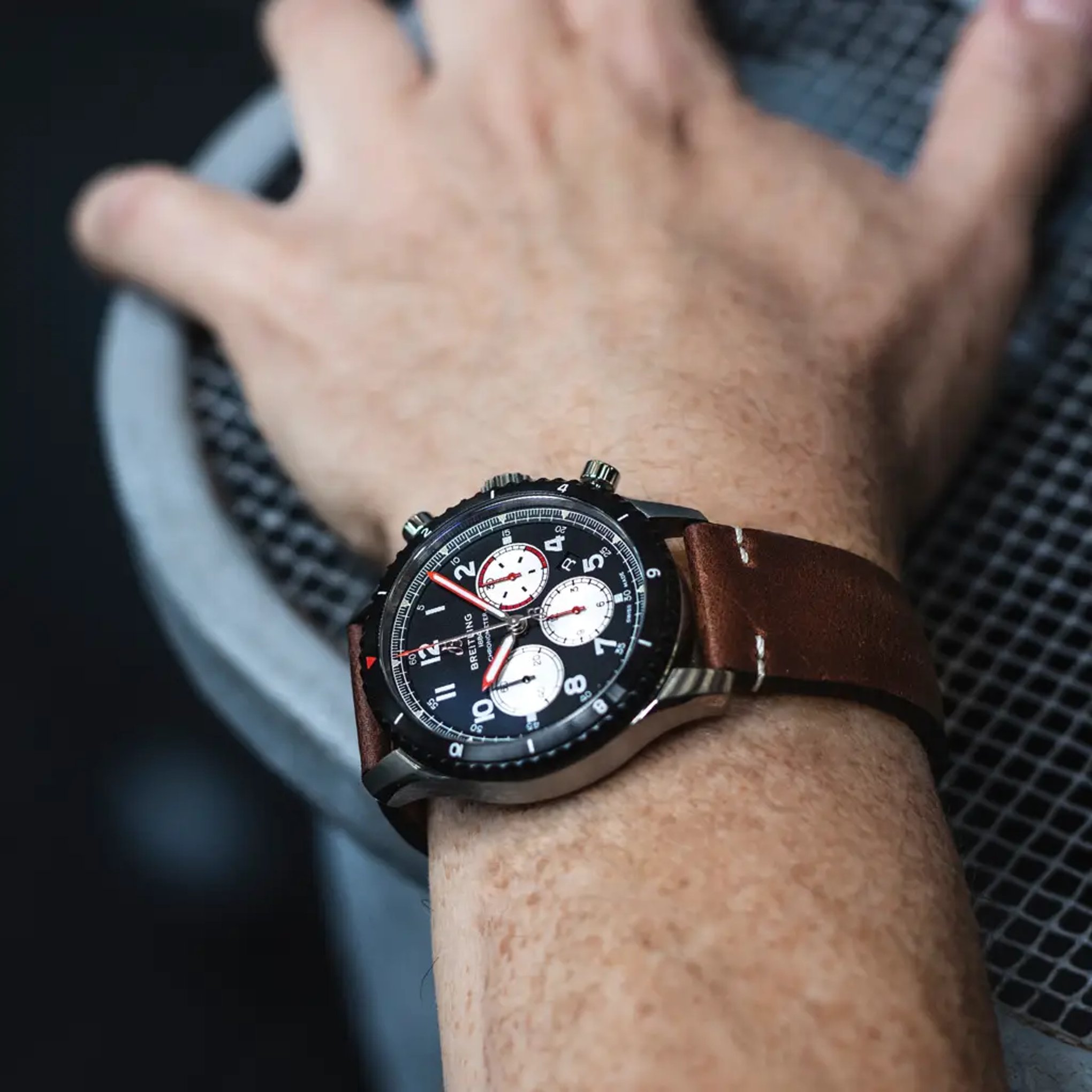 Aviator 8 B01 Chronograph 43 Mosquito - AB01194A1B1X2 - image 5