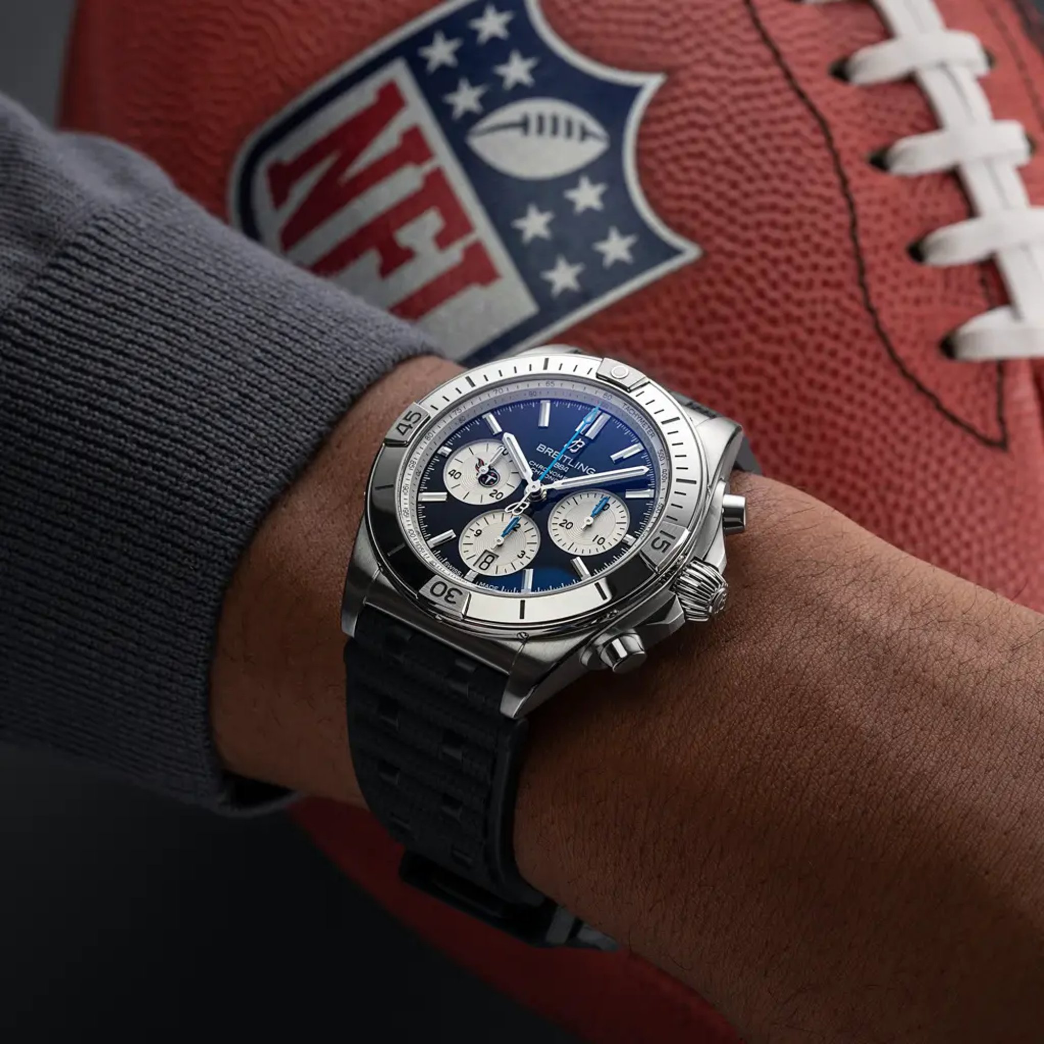 Chronomat B01 42 NFL Tennessee Titans Edition - AB01342B1C6S1 - image 5