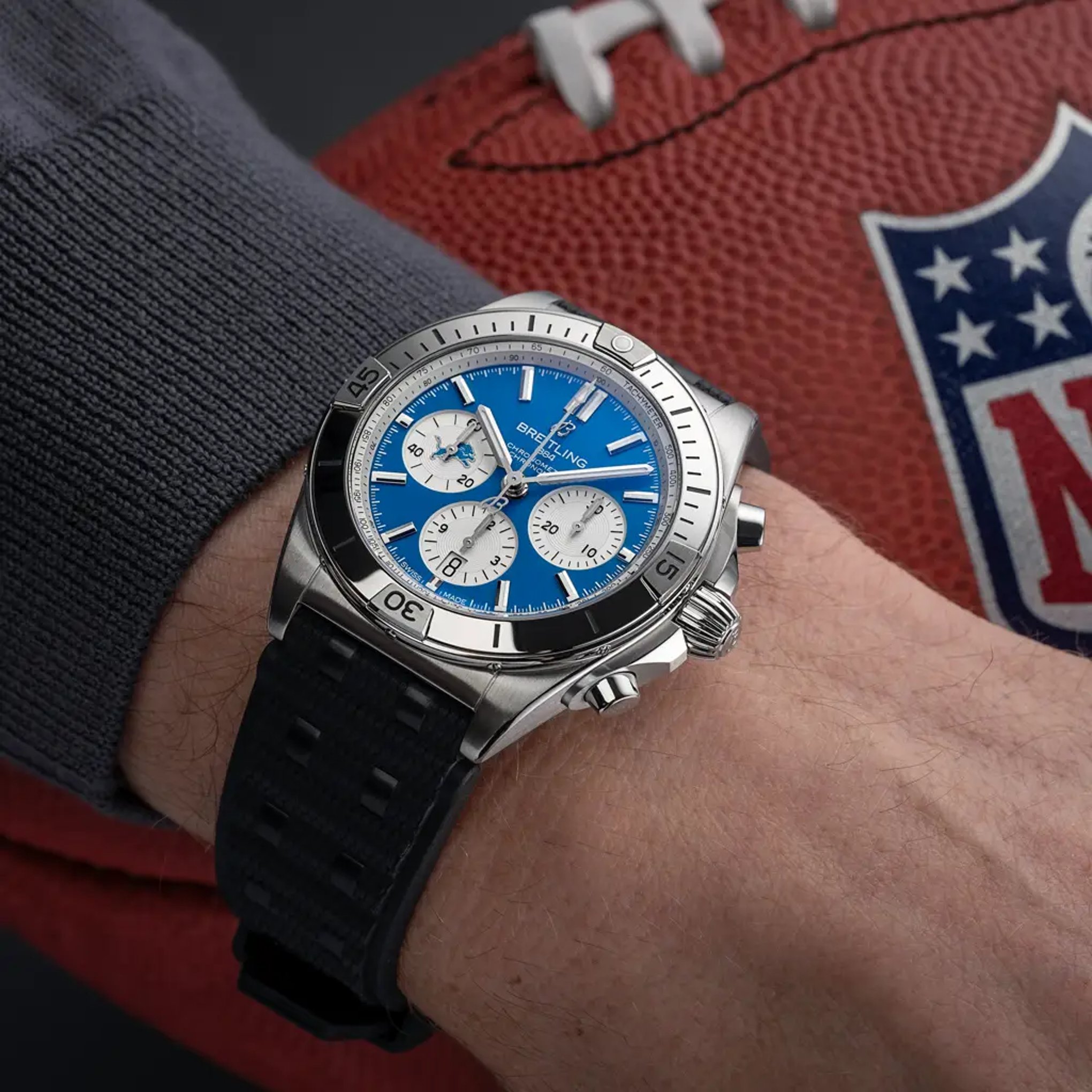 Chronomat B01 42 NFL Detroit Lions Edition - AB01342B1CCS1 - image 5