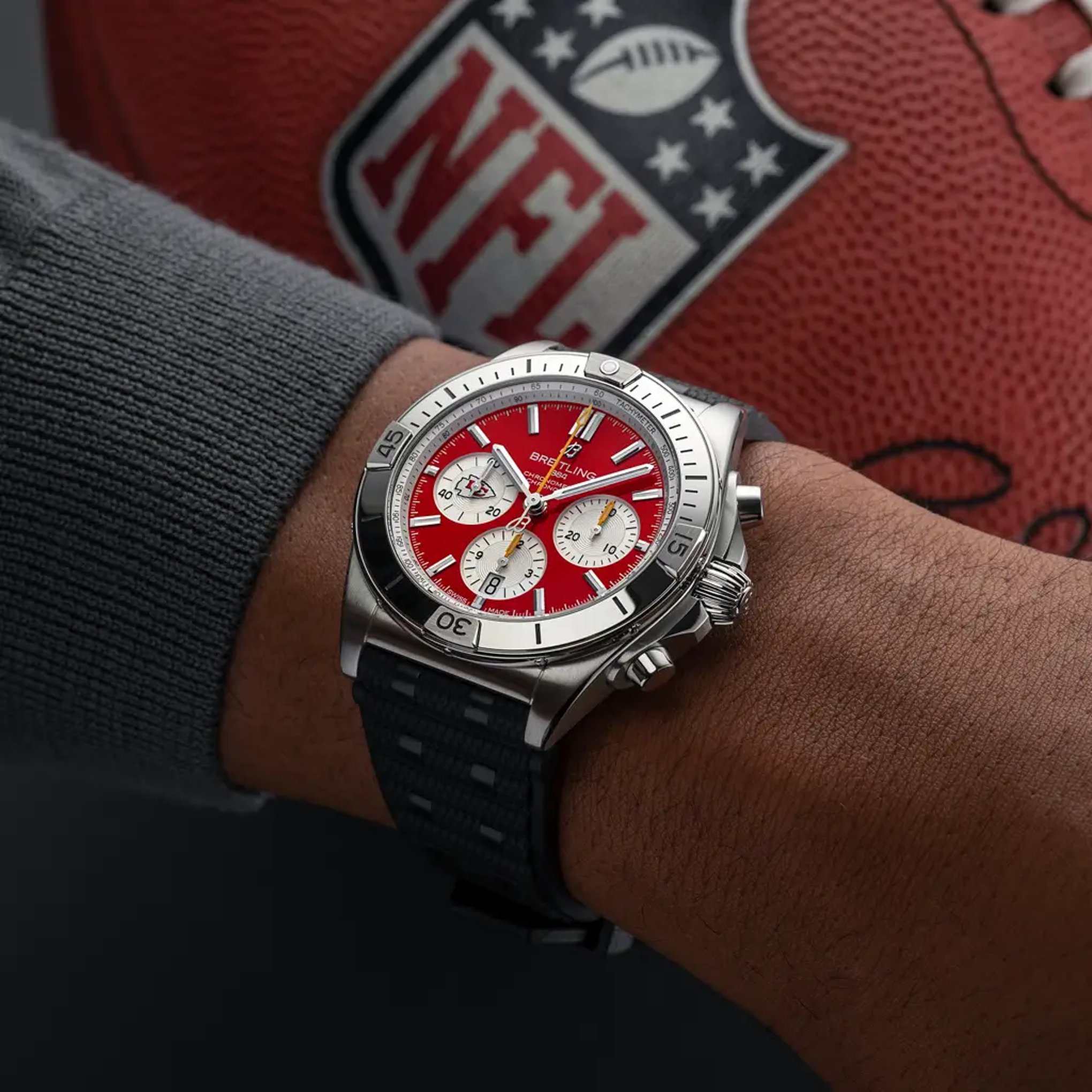 Chronomat B01 42 NFL Kansas City Chiefs Edition - AB01342B1K5S1 - image 5