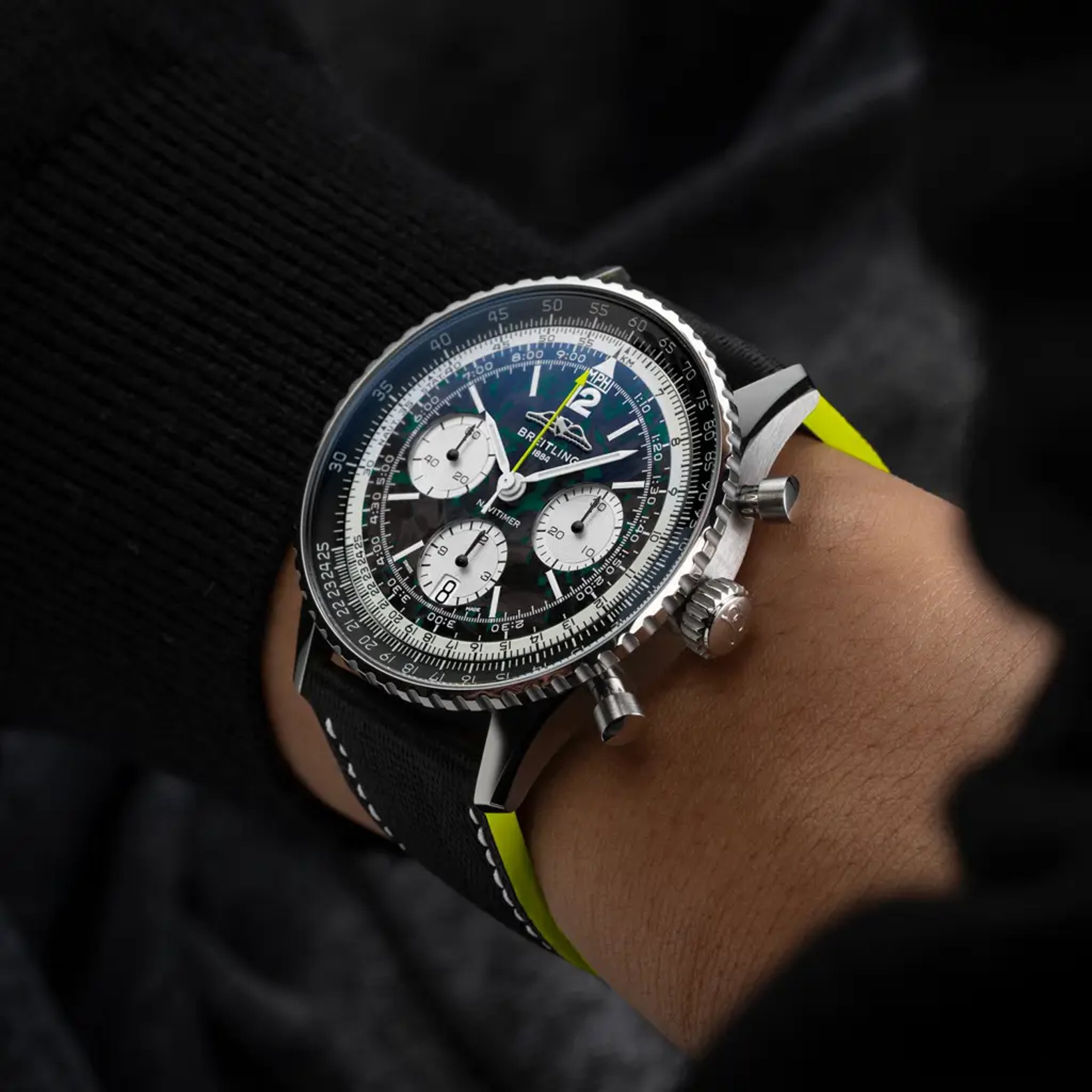 Navitimer B01 Chronograph 43 Aston Martin Aramco Formula ONE™ team - EB01381A1B1X1 - image 5