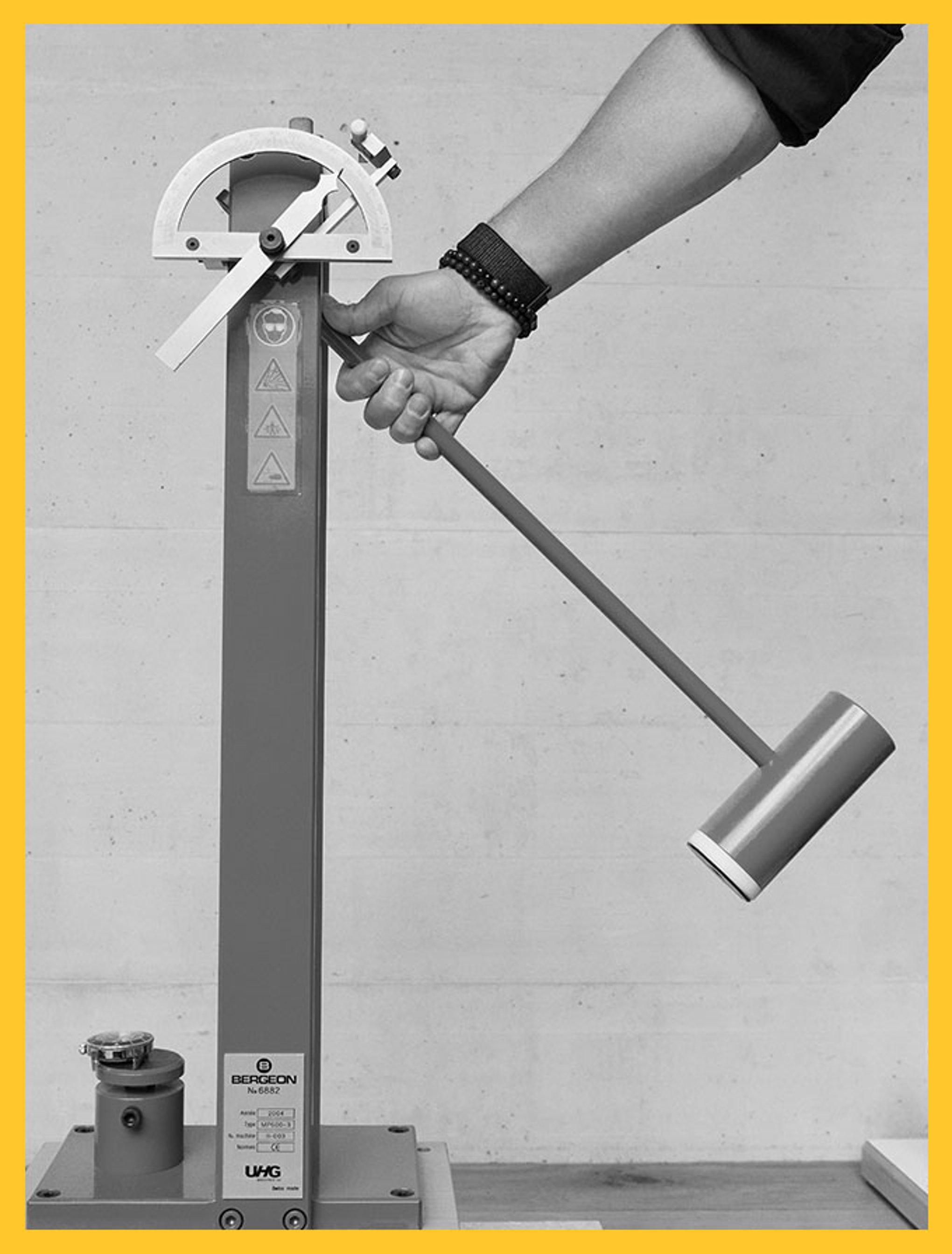 {generated} 技師調整Breitling計時工藝中使用的Bergeon精密儀器，以確保量測的準確性。