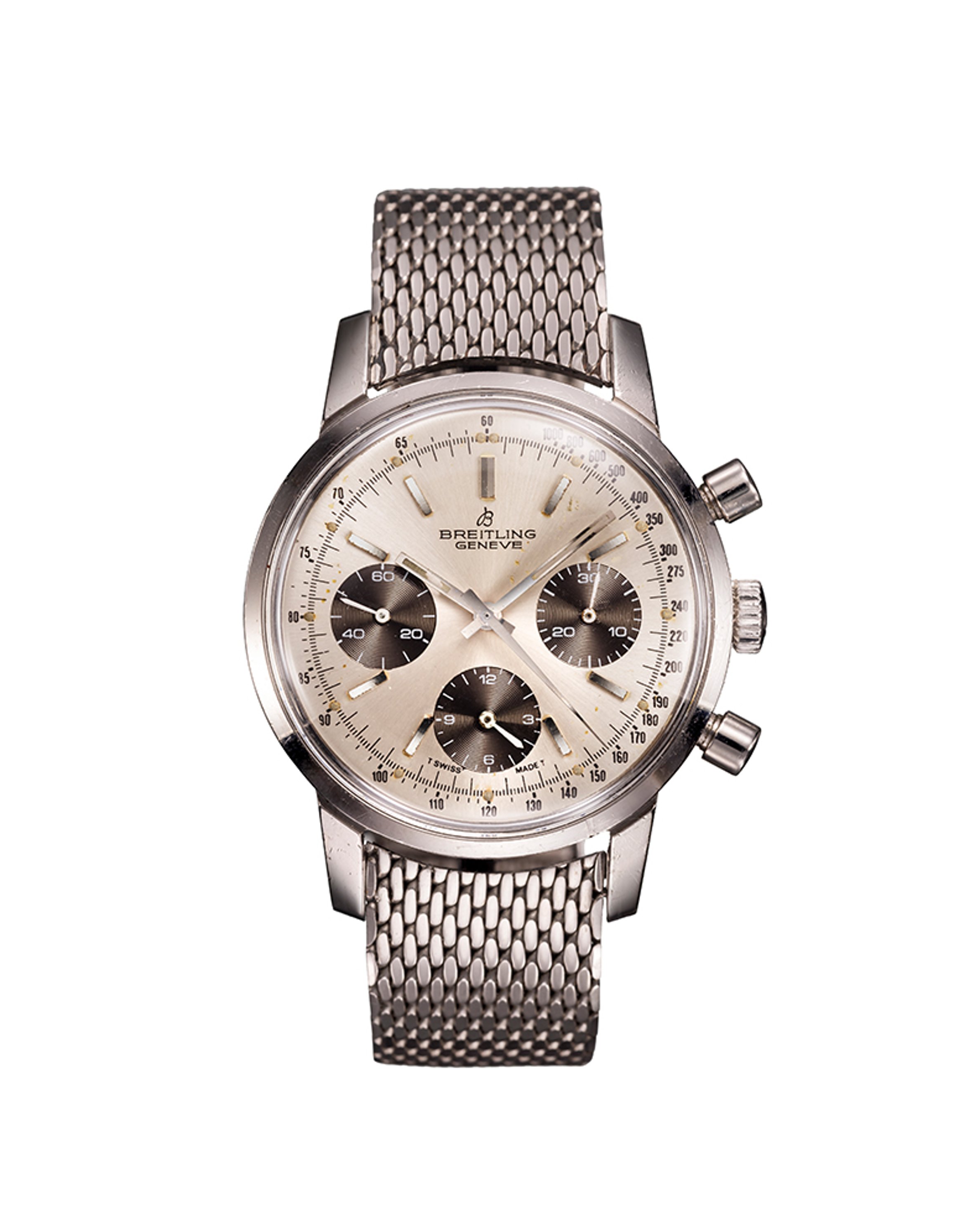 {generated} 復古Breitling Top Time 815 Valjoux 7736,銀色錶盤與深色小錶盤搭配精鋼網狀錶帶