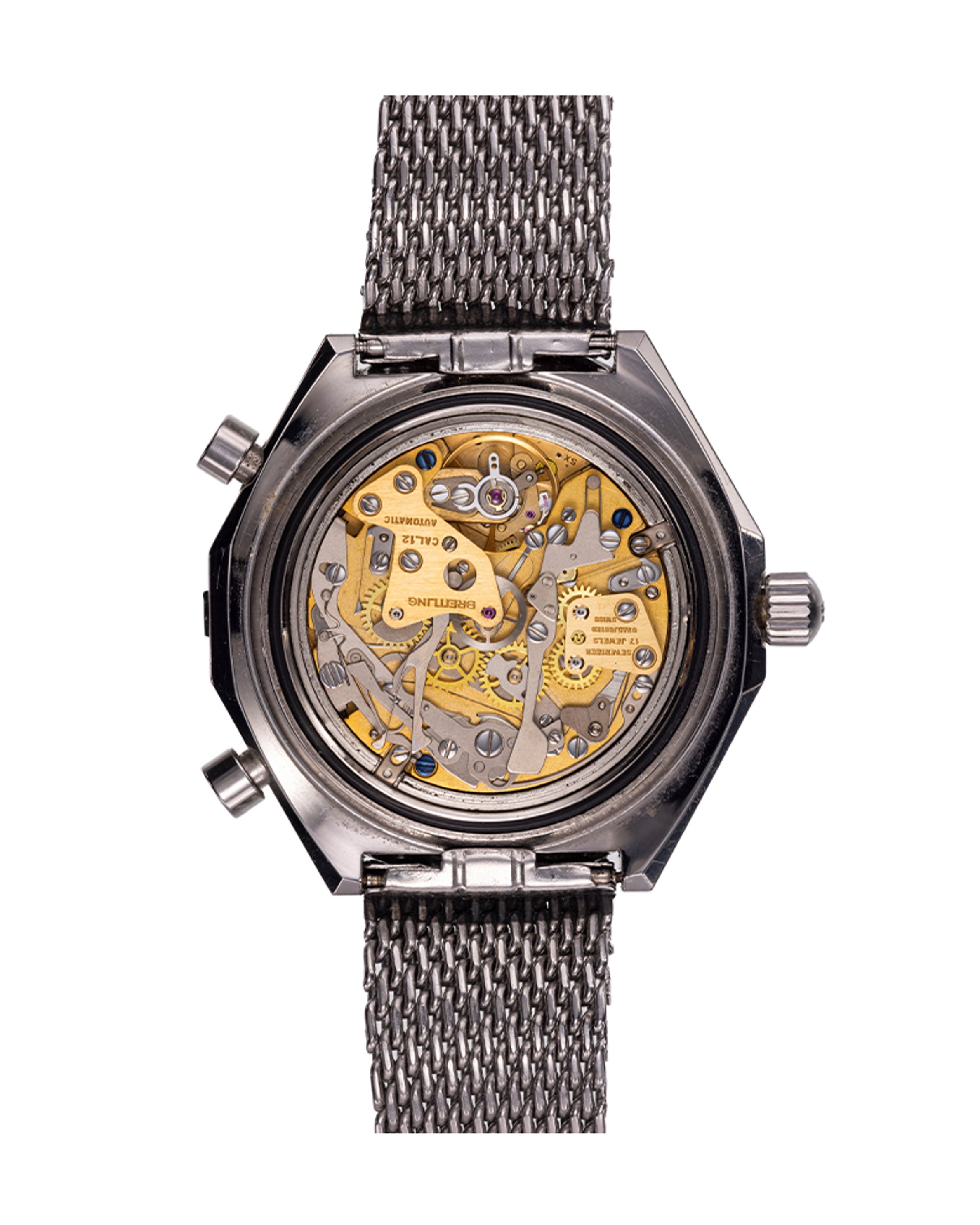 {generated} Orologio Breitling SuperOcean Performance ref.2105 con quadrante nero, tocchi arancioni e bracciale in maglia d’acciaio visto frontalmente