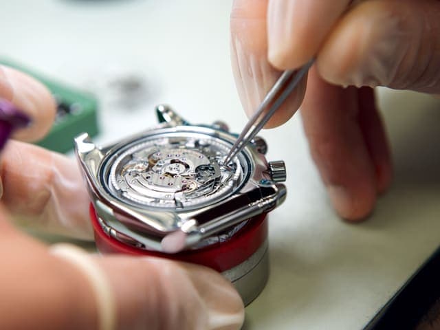 Breitling outlet watch repairs