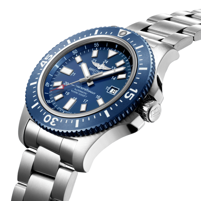 With its sturdy steel case water-resistant to 1,000&nbsp;m (3,300&nbsp;ft), its ultra-legible dial and its high-tech ultra-hard scratch-resistant ceramic rotating bezel, this special series features all the distinctive characteristics of an authentic professional diving watch. The steel version interprets its eminently technical, original and masculine style in black or blue. The Blacksteel version asserts itself as an authentic “seagoing pilot”, with a black and white look guaranteeing excellent legibility. These divers’ models with their steely temperament are equipped with an officially chronometer-certified selfwinding movement.