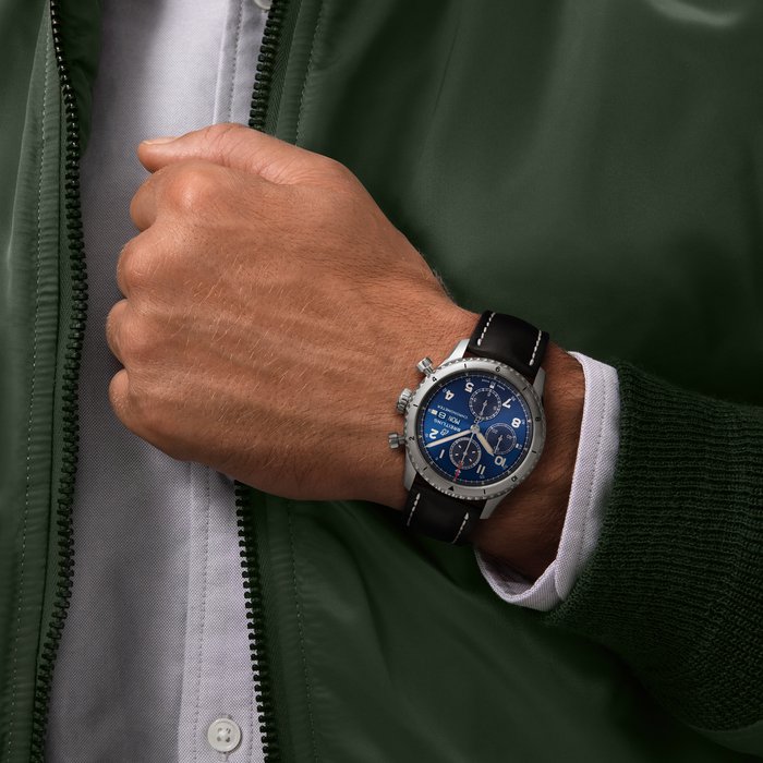 Aviator 8 Chronograph 43