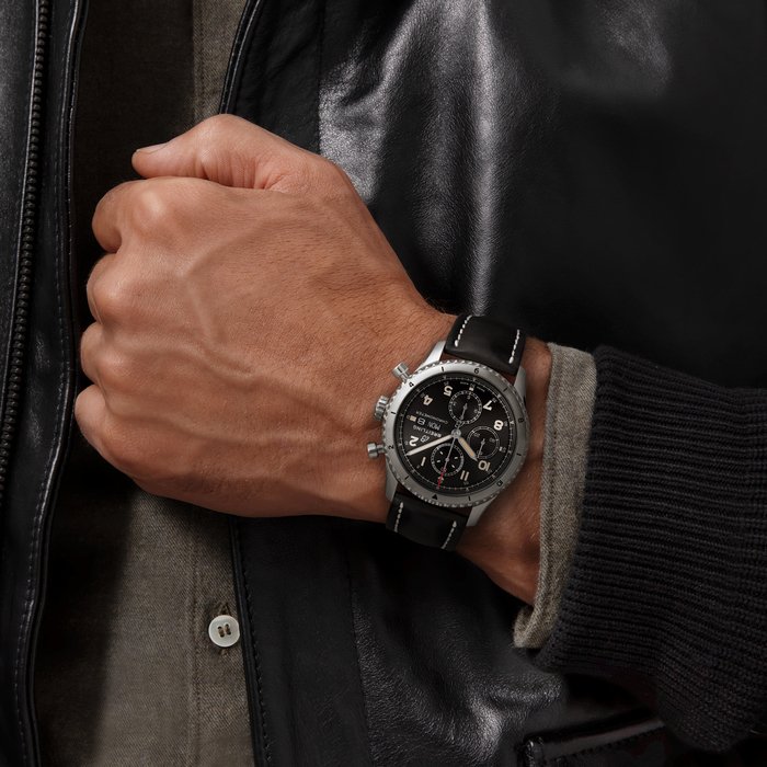 Aviator 8 Chronograph 43