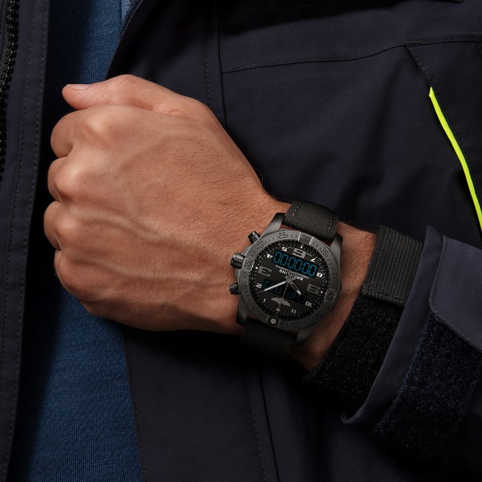 In creating its first connected chronograph, Breitling places the smartphone in the service of the watch so as to enhance its functionality. The Exospace B55 houses an exclusive caliber equipped with a range of original functions tailor-made for pilots and yachtsman: an electronic tachymeter, a ”countdown/countup“ system, a “chrono flight” and “chrono regatta” device for recording flight and regatta times, respectively, while memorizing departure and arrival times. The user-friendliness of this model is enhanced by the simple and logical control mode, and two ultra-legible LCD screens with backlighting system that can be activated by pressing the crown or tilting the wrist. This futuristic, high-tech innovation features a titanium case with rider-tab bezel as well as a sturdy, sporty strap.