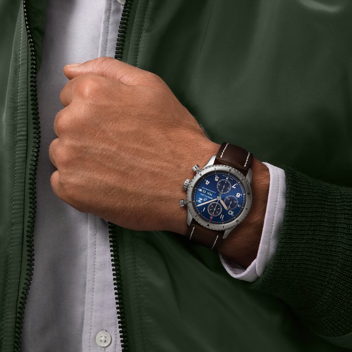 Aviator 8 Chronograph 43