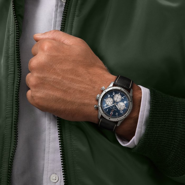 Aviator 8 B01 Chronograph 43