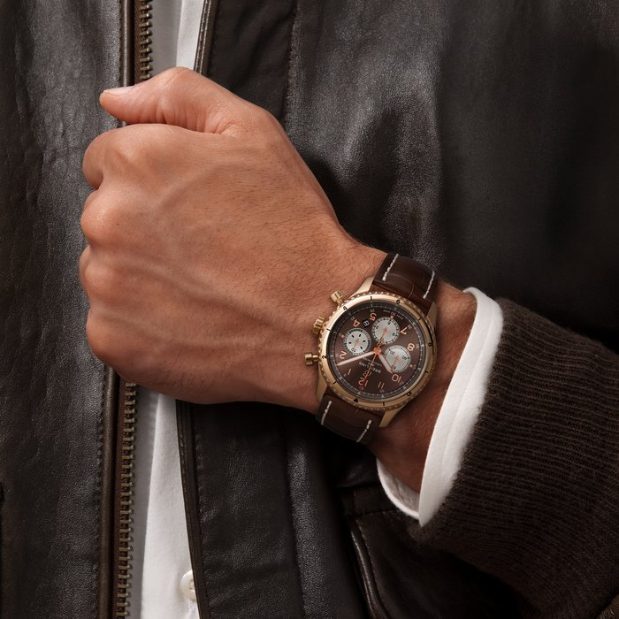 Aviator 8 B01 Chronograph 43