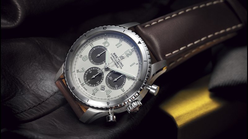 百年靈宣布與MR PORTER合作 推出NAVITIMER AVIATOR 8 航空計時飛行員腕錶系列特別限量版