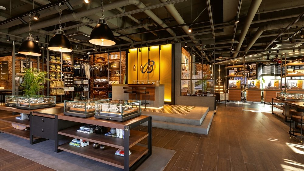 Breitling abre su boutique más grande hasta la fecha, el Breitling Townhouse Hannam, en Seúl, que amplía su concepto de loft industrial a una gama de nuevas ofertas