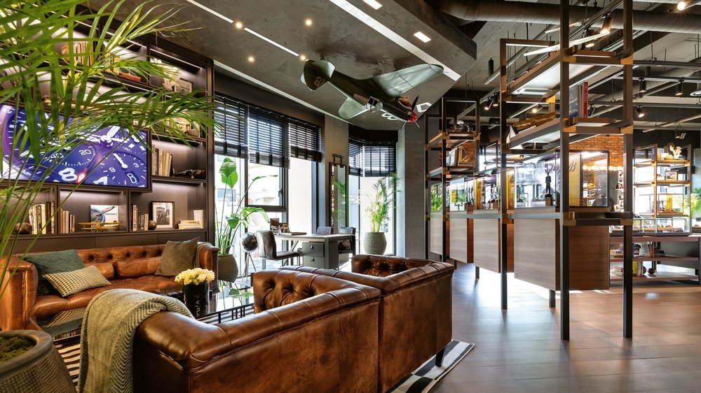 Breitling apre la sua più grande boutique, la Breitling Townhouse Hannam, estendendo così il suo concetto di loft industriale a una gamma di nuove offerte
