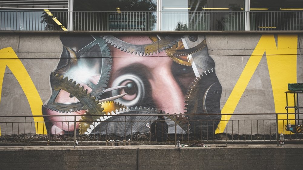 Breitling et la ville de Granges annoncent la couleur avec un projet street art hors pair