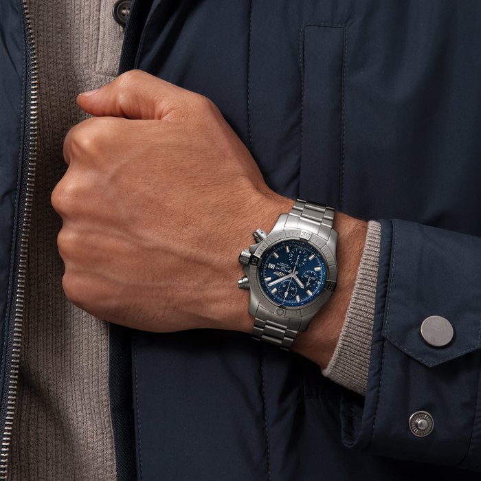 Breitling avenger 43 deals