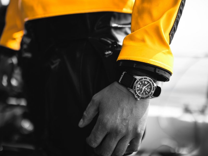 Durables et résistantes : les montres de plongée Breitling constituent le compagnon idéal en mer, comme avec la collection Superocean. Améliorez votre pratique professionnelle de la plongée avec nos montres de plongée à l’allure élégante.