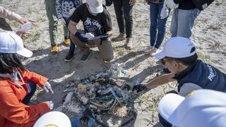 ブライトリング、宮城県名取市で国内4度目のビーチクリーンアップを実施。海洋保全活動をサポートし、#SQUADONAMISSION to do betterを遂行します